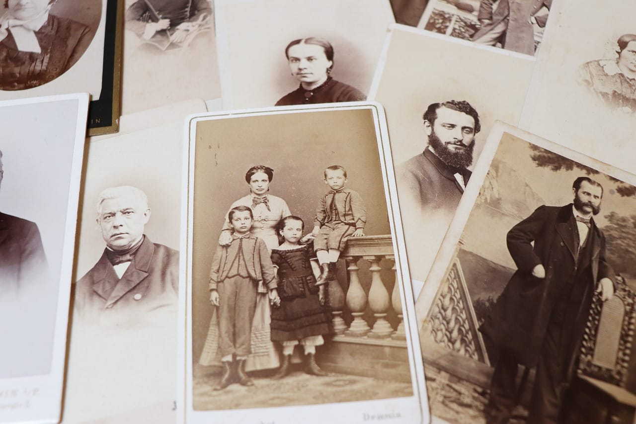 Noms de famille en Moselle (57) : votre nom a-t-il des racines mosellanes ? 3 Noms de famille en Moselle — vieilles photos de famille et documents d'archives du 57